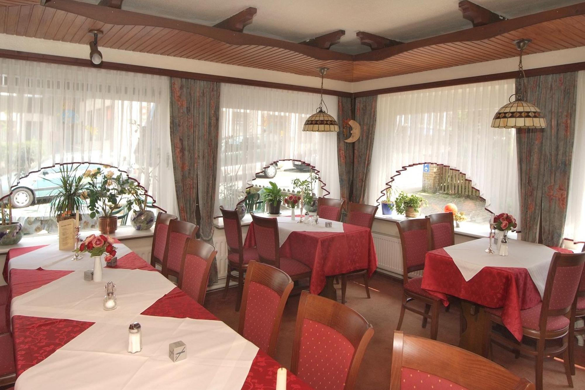 אלטנאו Hotel-Cafe-Restaurant Parkhaus מראה חיצוני תמונה